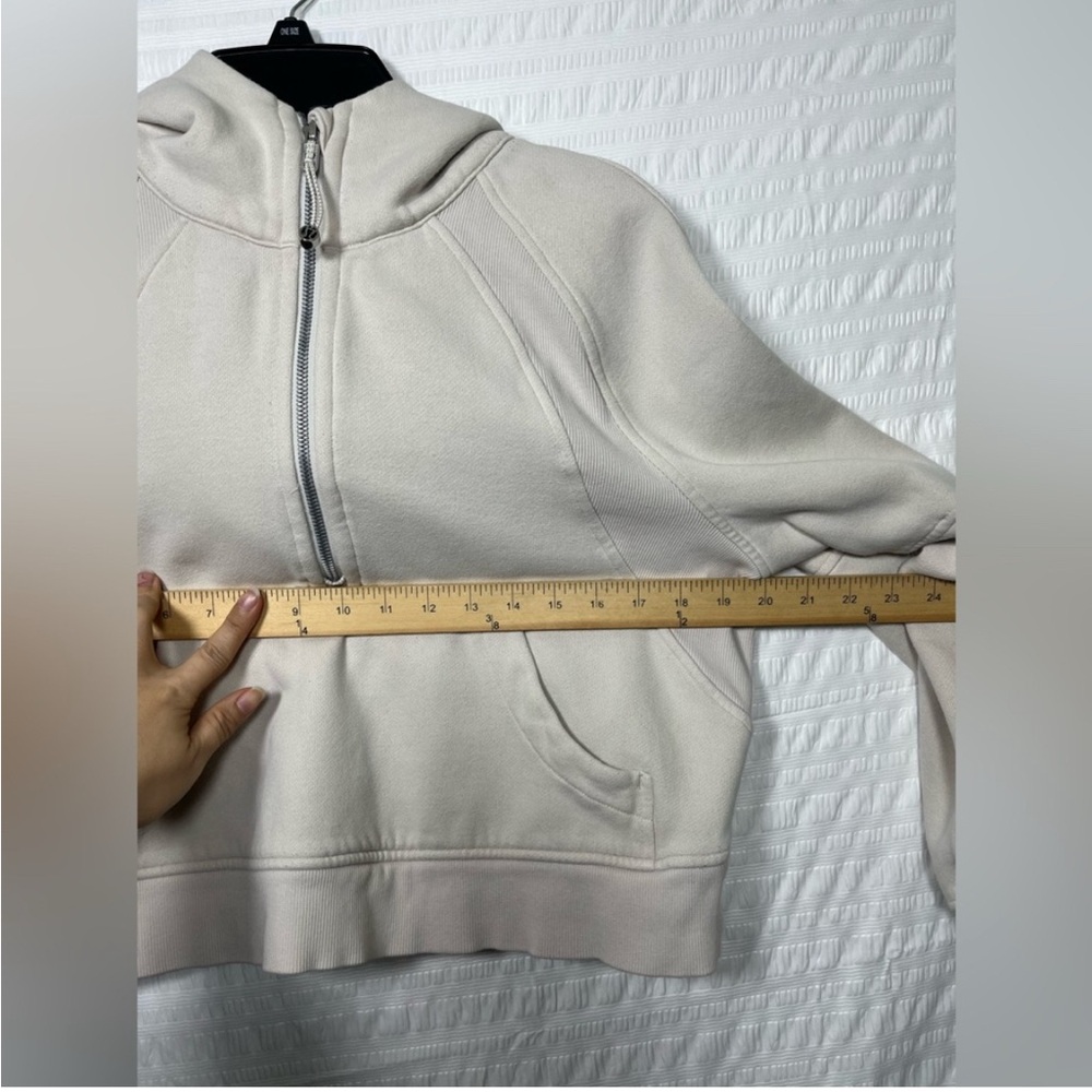 Lululemon Scuba Hoodie Half Zip Heathered
Bone/Cream Size XS/S - Picture 14 of 14